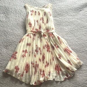 Beautiful lightweight floral dress